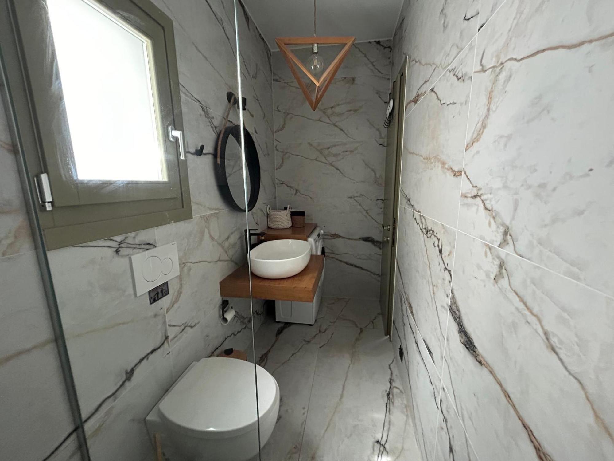 Hébergement de vacances Joelia In Paros With Private Jacuzzi! *