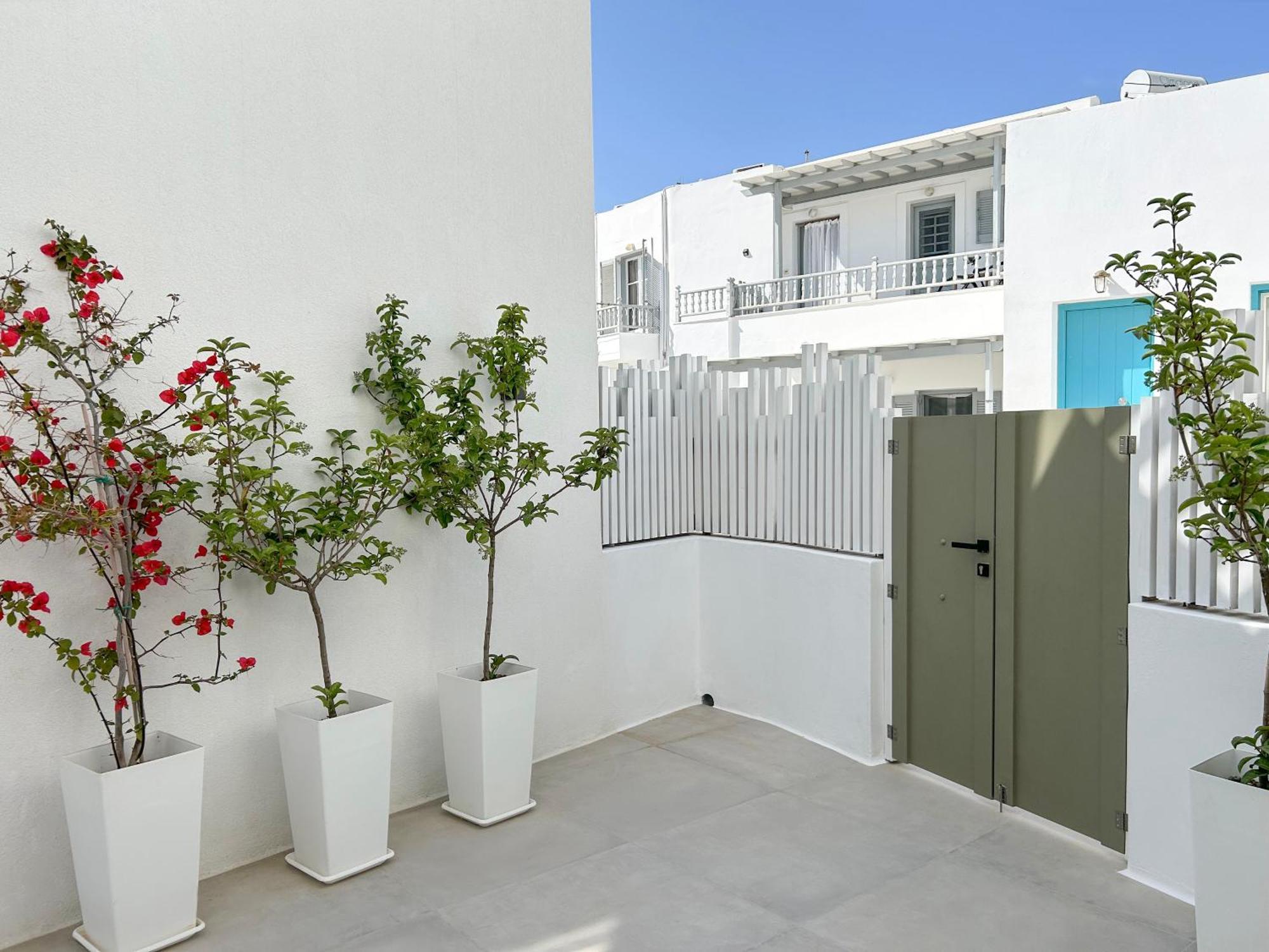 Joelia In Paros With Private Jacuzzi! Hébergement de vacances *