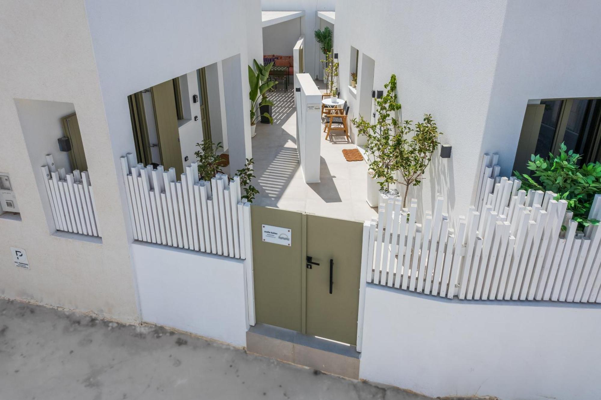Joelia In Paros With Private Jacuzzi! Hébergement de vacances *