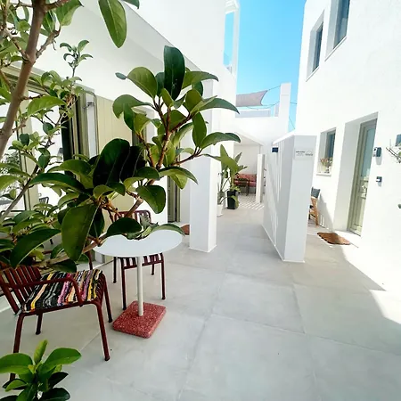 Joelia Suites In Naousa Paros With Private Jacuzzi! Exterior photo
